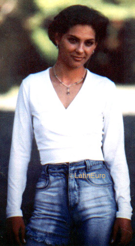 Date this delightful Brazil girl Kenya from PORTO ALEGRE B9666