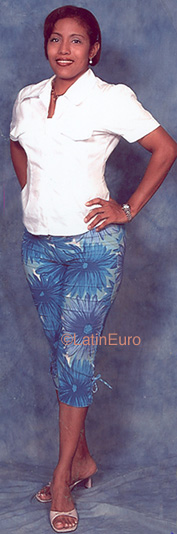 Date this tall Panama girl Neyas from  N3951