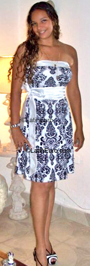 Date this cute Colombia girl Diana from Barranquilla CO25