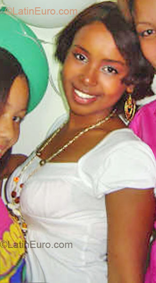 Date this attractive Dominican Republic girl Vanessa from Barahona DO37