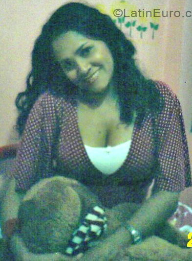 Date this beautiful Colombia girl Maphy from Bogota CO104