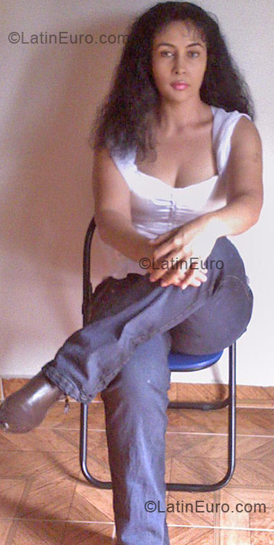 Date this exotic Colombia girl Josefina from Cali CO161