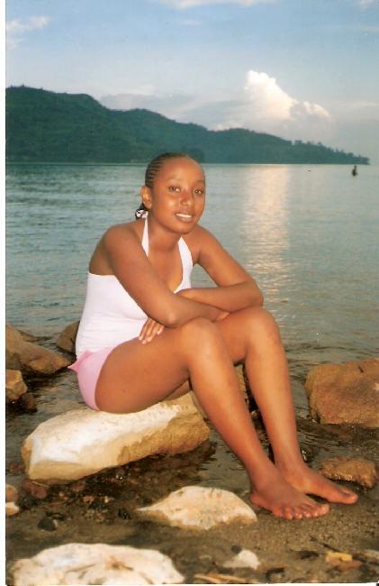 Date this stunning Senegal girl Danw from Dakar SN4