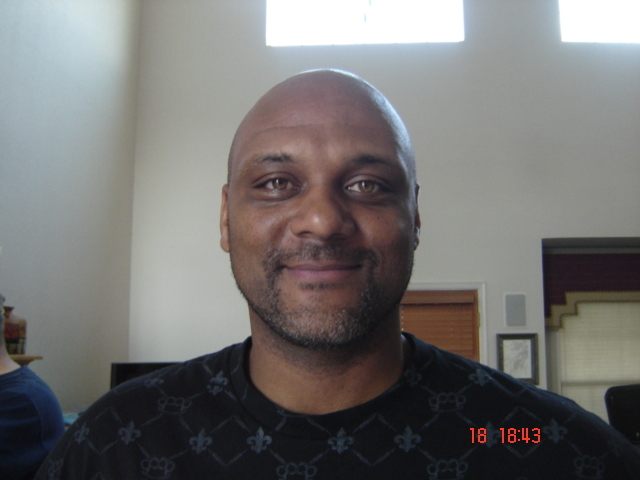 Date this nice looking United States man Dareck from New Britain US649