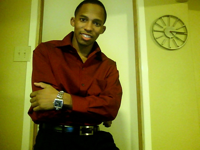 Date this tall United States man Omari from Sacramento US855