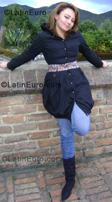 Date this hard body Colombia girl Gloria Fernanda from Bogota CO316