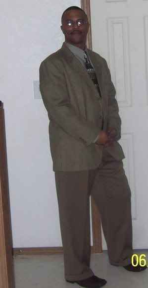 Date this georgeous United States man Laurence from Kansas City US1199