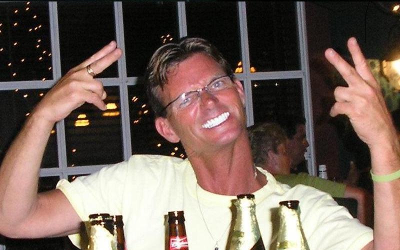 Date this happy United States man Skyy7 from Naples US1223