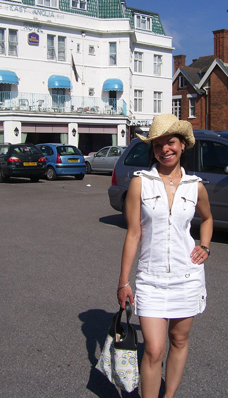 Date this nice looking Colombia girl Ana Cristina from Bogota CO436