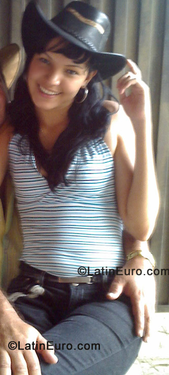 Date this hot Colombia girl Lady Johana from Cali CO478