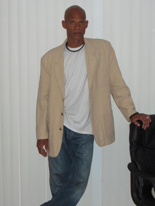 Date this athletic United States man Bugzbunny from Hollywood US1724