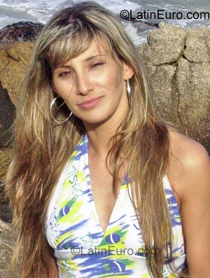 Date this delightful Brazil girl Luciana from Porto Alegre BR869