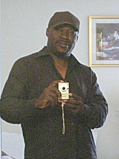 Date this nice looking United States man Lee from Chicago US1886