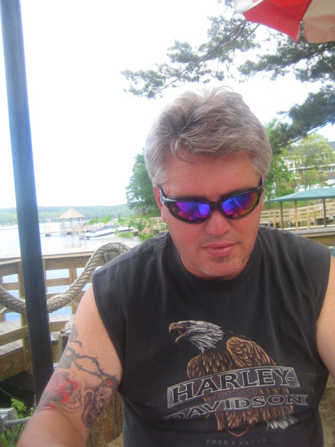 Date this charming United States man Cliff from Campbell Hall US1977