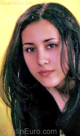 Date this nice looking Colombia girl Italy from Pasto CO639