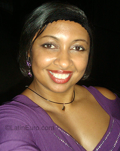 Date this pretty Brazil girl Mirian from Marica BR930