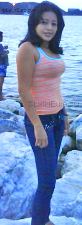 Date this voluptuous Colombia girl Lindsay from Barranquilla CO658