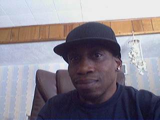 Date this tall United States man Lewis from Bloomington US2115