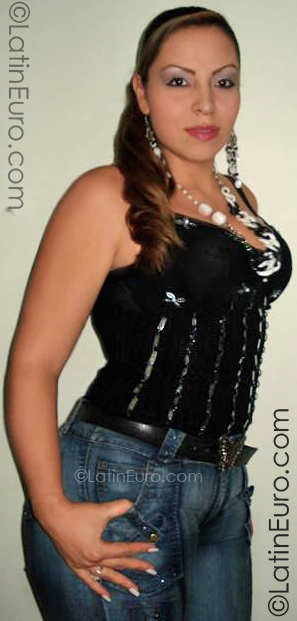Date this delightful Colombia girl Carolina from Medellin CO702