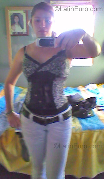 Date this happy Colombia girl Gloria Irlen from Medellin CO727