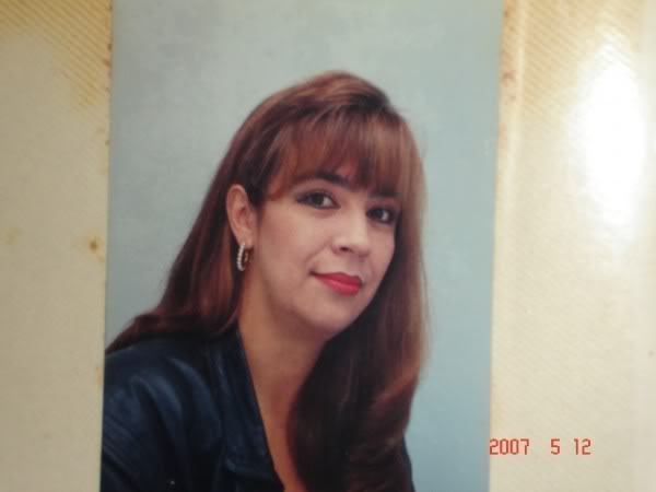 Date this attractive Colombia girl Yolanda from Bogota CO747