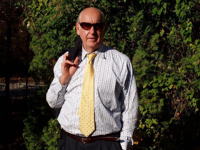 Date this hard body United States man THEKINGDOWNTHER from Chicago US2332