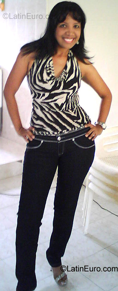 Date this lovely Colombia girl Xiomara from Cartagena CO762