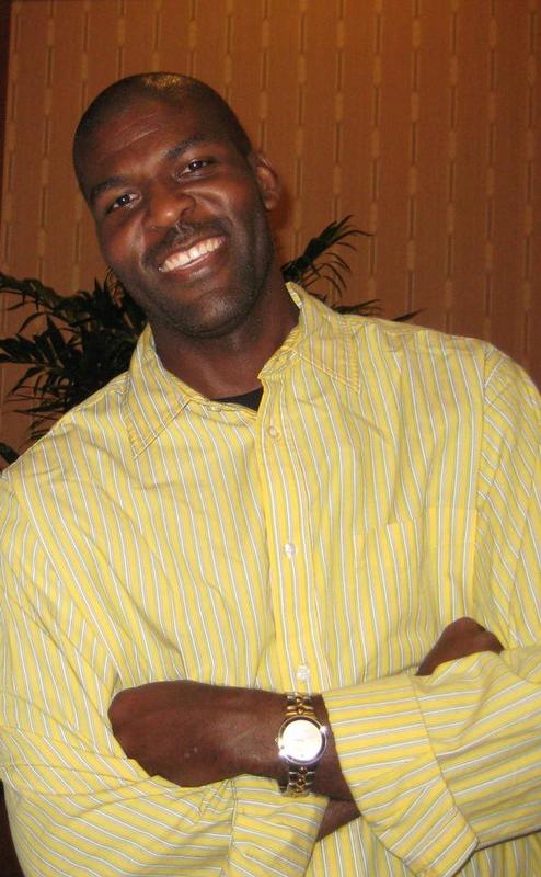 Date this attractive United States man Jonzee from San Diego US16097