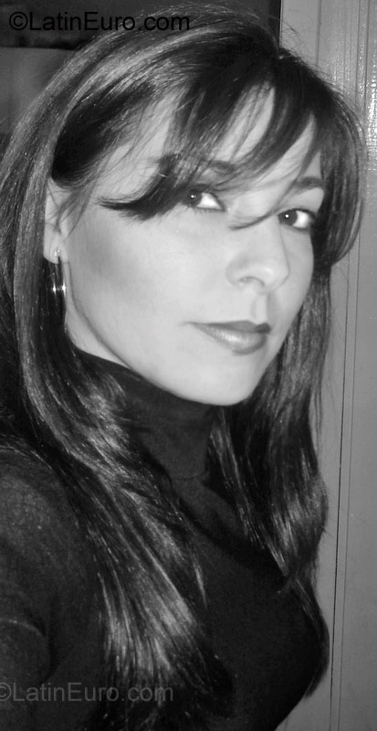 Date this happy Brazil girl Fabi from Porto Alegre BR1061