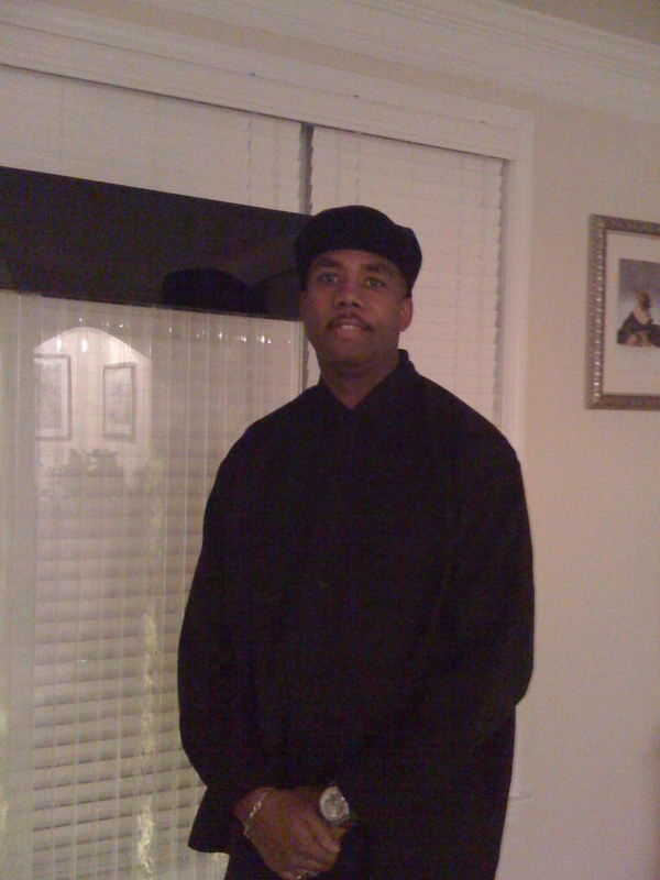 Date this passionate United States man Al from Belcamp BR1095