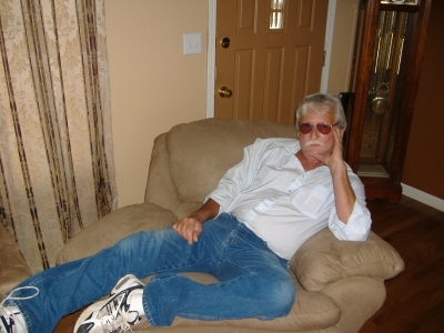 Date this pretty United States man Lee from Dixon US2582