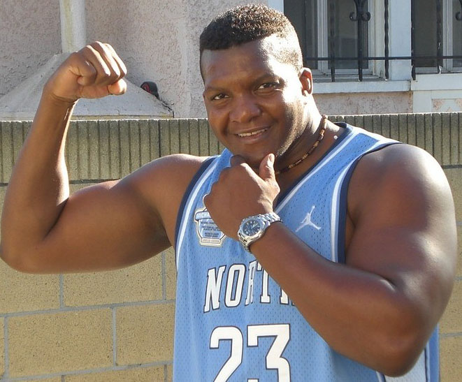 Date this georgeous United States man Aromanticman from Los Angeles US2623