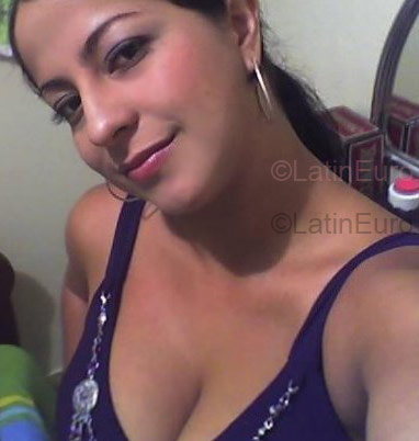 Date this voluptuous Colombia girl Maria from Tulua CO883