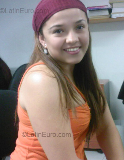 Date this pretty Colombia girl Madelein from Pereira CO912