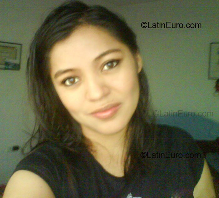 Date this hard body Colombia girl Ana Judith from Cali CO924