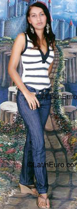 Date this voluptuous Colombia girl Carolina from Fundacion CO993