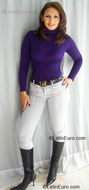 Date this delightful Colombia girl Ibeth from Bogota CO1066