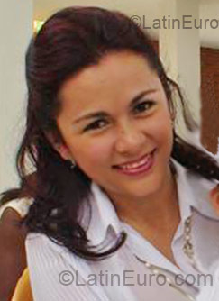 Date this lovely Colombia girl Sandra from Cali CO1083