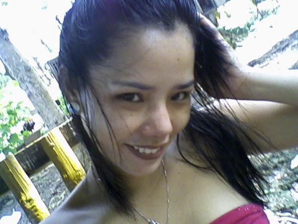 Date this sensual Philippines girl Julliet from Cebu PH148