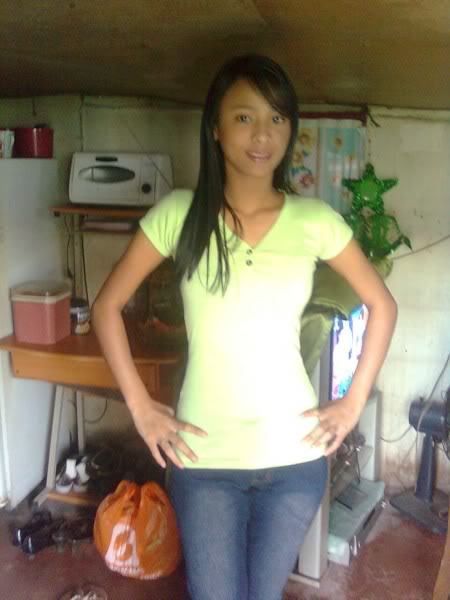 Date this sensual Philippines girl Rizza021 from Bulacan PH195