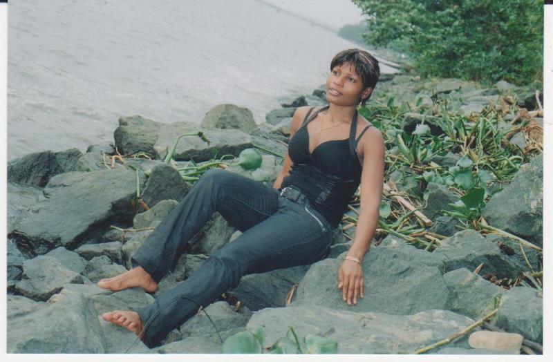 Date this sultry Cameroon girl Marre from Douala CM23