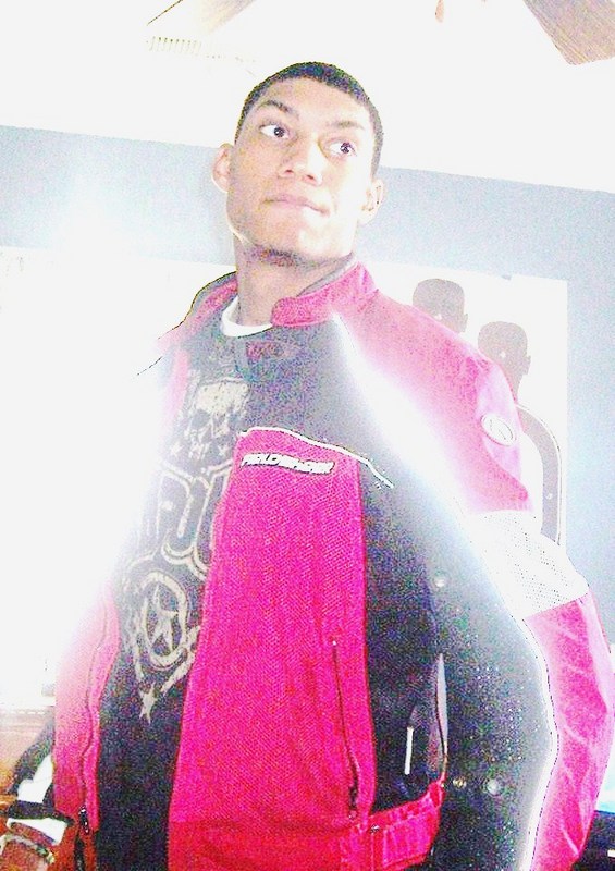 Date this hard body United States man Aaron from Wake Forest US3433