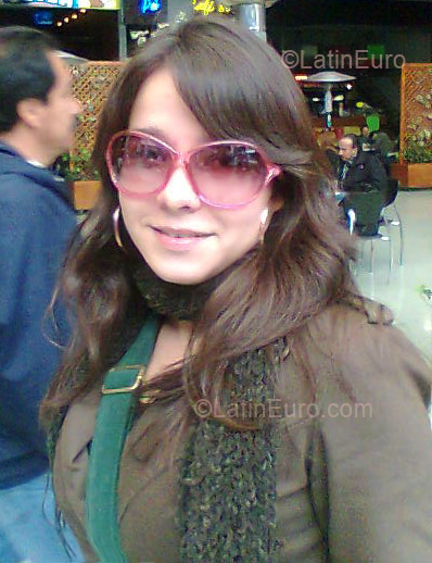 Date this delightful Colombia girl Lina Maria from Cali CO1384