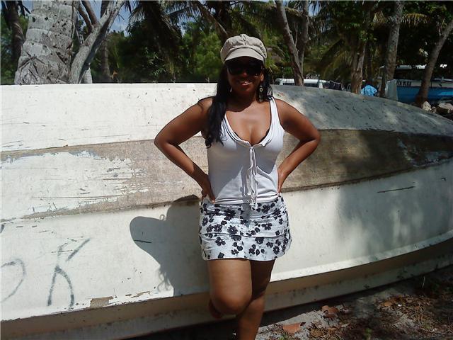 Date this pretty Italy girl Biveca from No Importa IT52