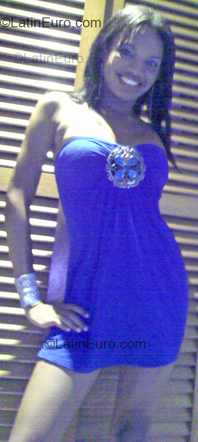 Date this charming Colombia girl Nohemy from Cartagana CO10308