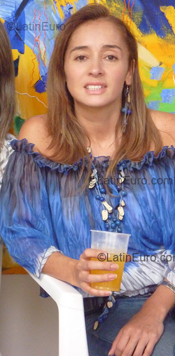 Date this good-looking Colombia girl Margarita Maria from Manizales CO1424