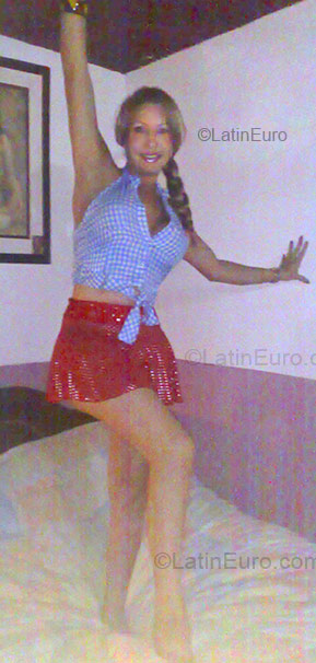 Date this attractive Colombia girl Leidi Johana from Bogota CO1444