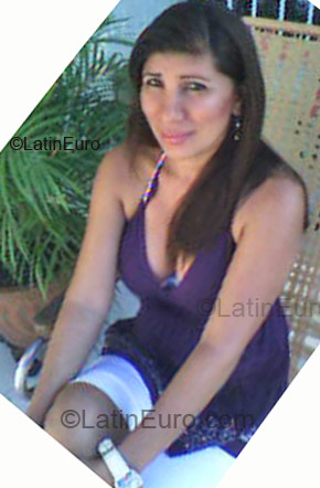 Date this sultry Colombia girl Sisys from Barranquilla CO1447