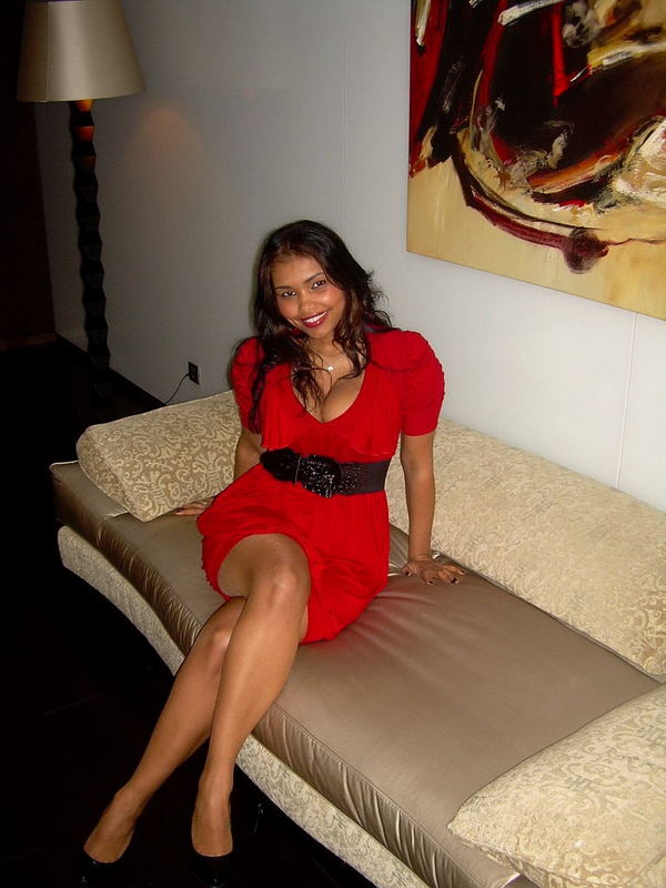 Date this good-looking Germany girl Lucia from Wurzburg DE105