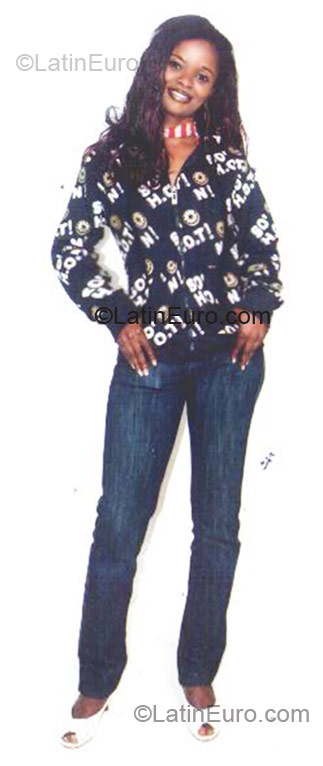 Date this sultry Cameroon girl Christine Nathalie from Mbalmayo CM37